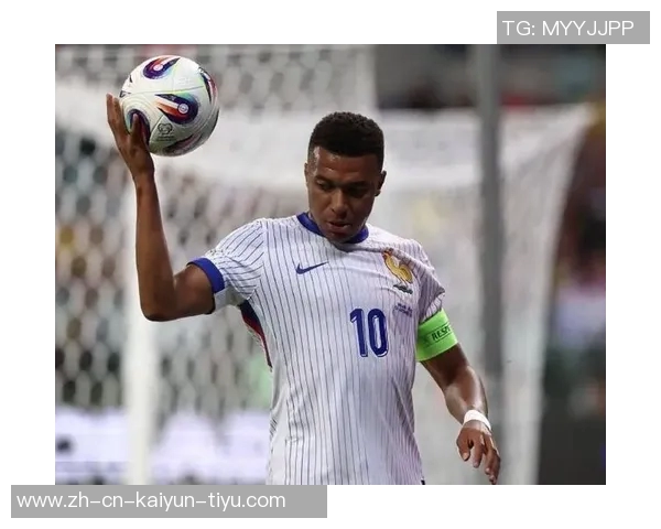 姆巴佩引领法国足球新纪元展现超凡实力与无限潜力 姆巴佩引领法国足球新纪元展现超凡实力与无限潜力