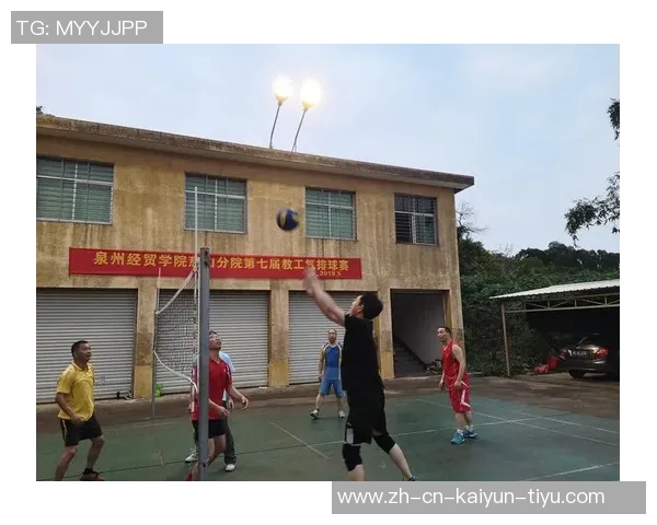 石家庄永昌足球队奋勇拼搏再创佳绩展现团队精神与城市风采 石家庄永昌足球队奋勇拼搏再创佳绩展现团队精神与城市风采